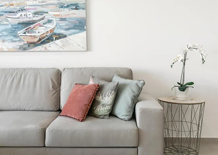 Апартаменты Zahra Place - Stylish Flat Назаре
