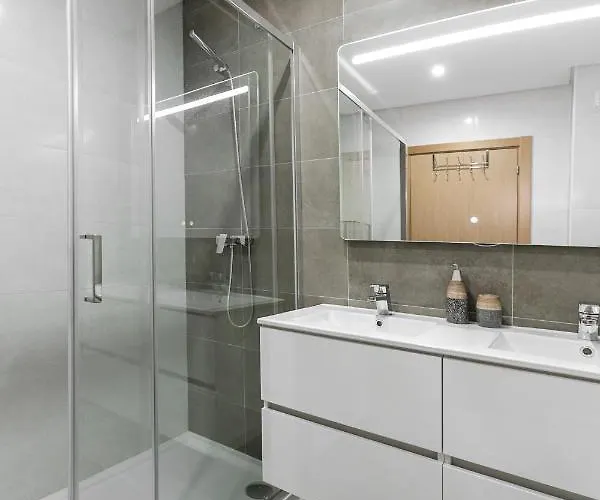 Zahra Place - Stylish Flat Апартаменты *